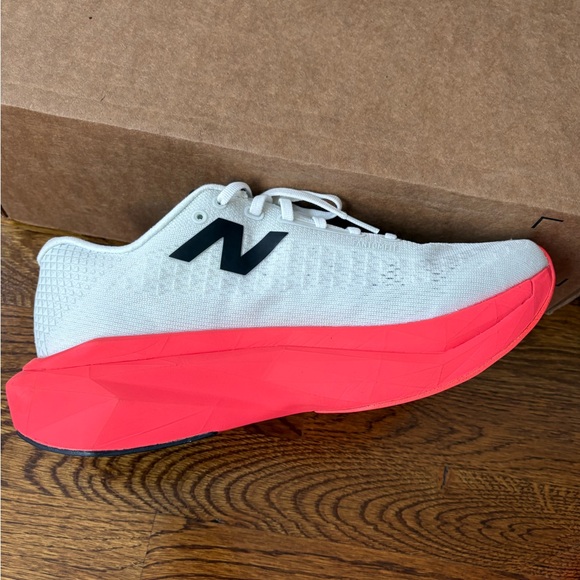 New Balance FuelCell SuperComp Trainer v3 Running Mens 11.5 White Red MRCXY4 - Picture 5 of 6